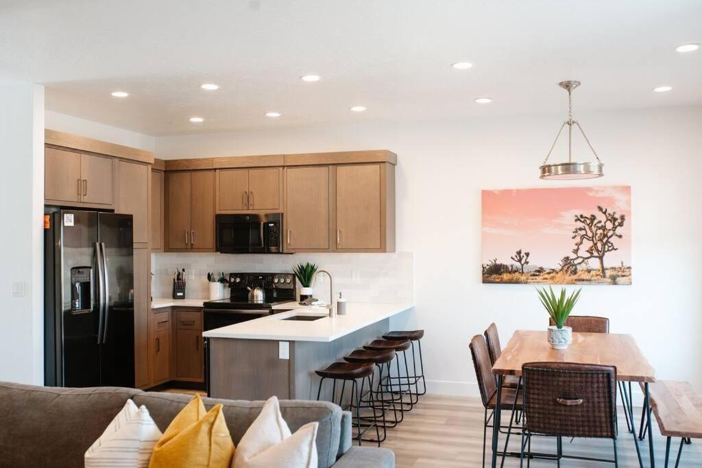 Zen Trail Retreat - New 5 Bedroom Luxury Condo 圣乔治 外观 照片
